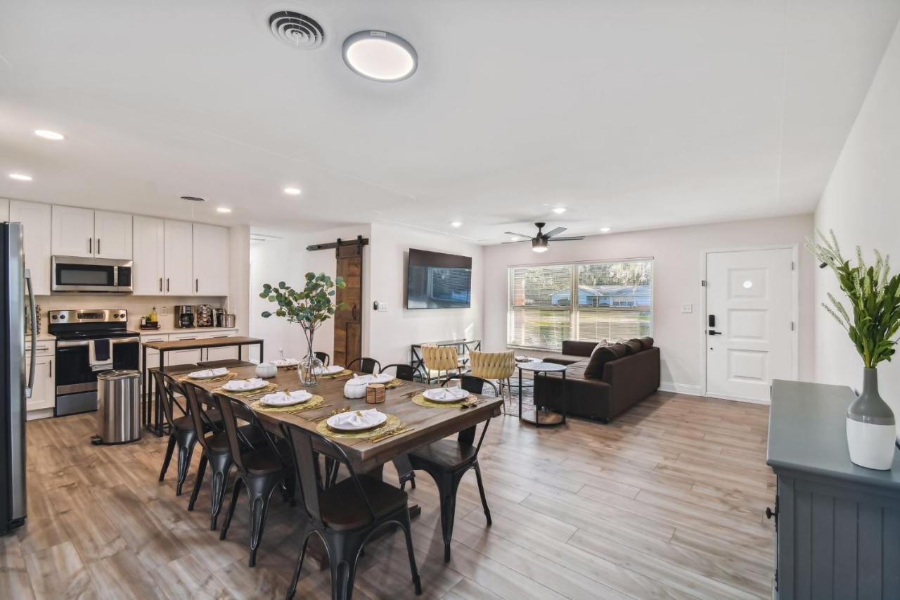 Plush Sheets, Games!, Huge Backyard, Massage Chair Tampa Eksteriør bilde