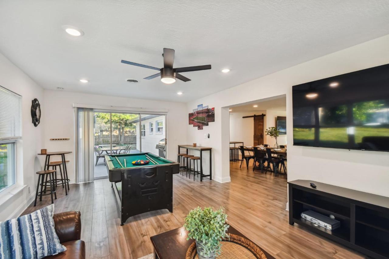 Plush Sheets, Games!, Huge Backyard, Massage Chair Tampa Eksteriør bilde
